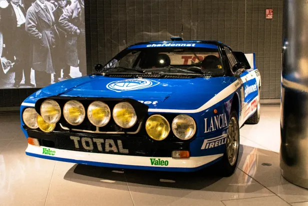 إلرويال كازينو تطبيق أندرويد/آي أو إس